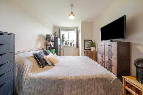 95 Academy Place, Isleworth, TW7 5FE