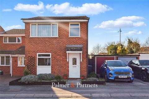 3 bedroom semi-detached house for sale, Begonia Close, Chelmsford CM1