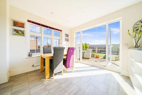 3 bedroom detached house for sale, Turnpike Drive, Evesham, WR11