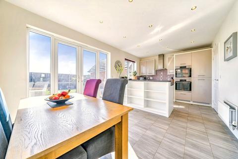 3 bedroom detached house for sale, Turnpike Drive, Evesham, WR11