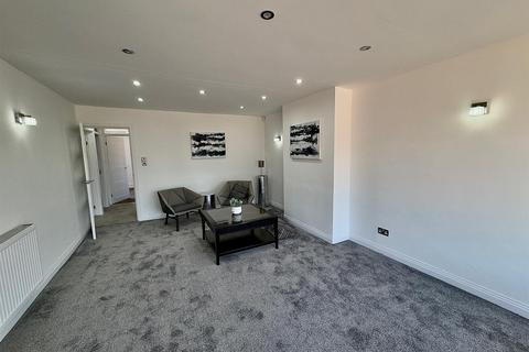 106 Heath Croft Road, Sutton Coldfield, B75 6NF