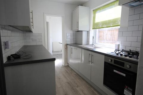 3 bedroom house to rent, Grovehill Road, Beverley