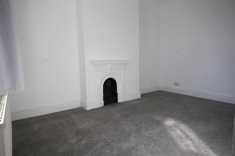 3 bedroom house to rent, Grovehill Road, Beverley