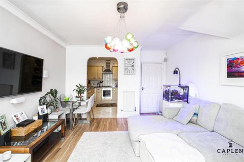 2 bedroom apartment to rent, Maple Lodge, Roding Lane, Buckhurst Hill
