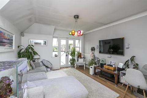 2 bedroom apartment to rent, Maple Lodge, Roding Lane, Buckhurst Hill