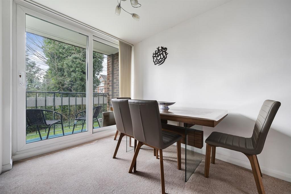 Apartment in Reading - View 3