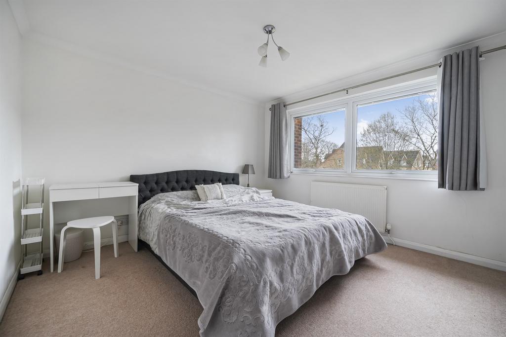 Apartment in Reading - View 5