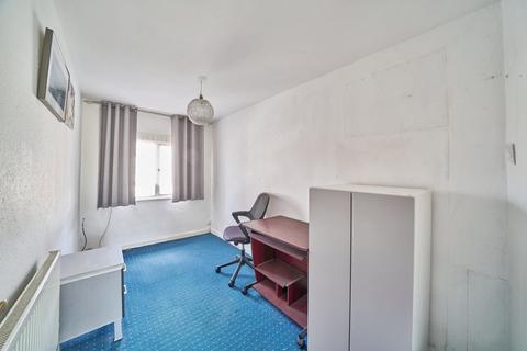 35 Surrey Grove, Sutton, SM1 3PW