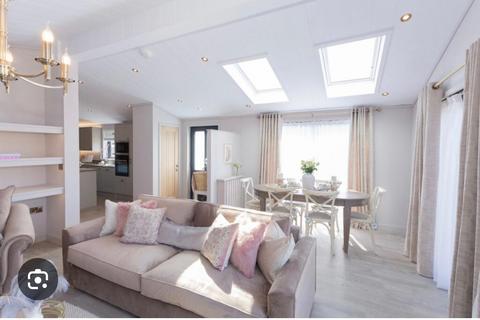 2 bedroom lodge for sale, Bacton Rd North Walsham