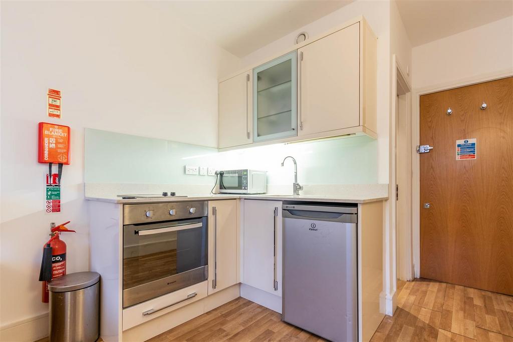 Kitchen area (1 of 1).jpg