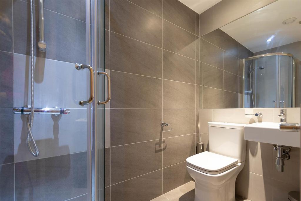 Bathroom (1 of 1).jpg