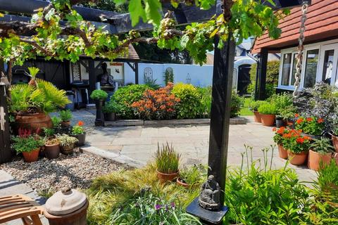 3 bedroom detached house for sale, Barn Road, East Wittering, PO20