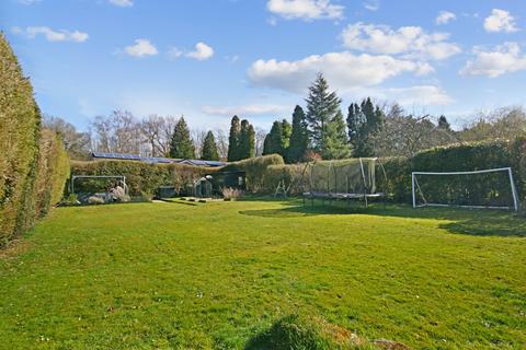 5 bedroom detached house for sale, Worsted Lane, East Grinstead, RH19