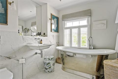 16 Thornhill Road, London, N1 1HW