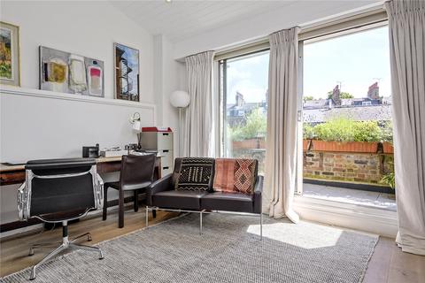 16 Thornhill Road, London, N1 1HW