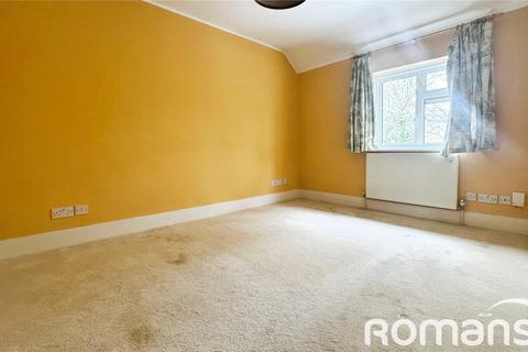 undefined, Lynch Close, Uxbridge