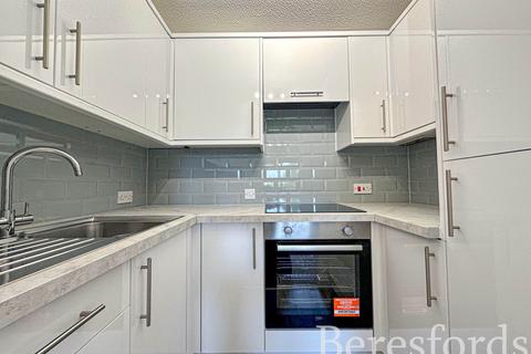 1 bedroom apartment for sale, Fentiman Way, Hornchurch, RM11