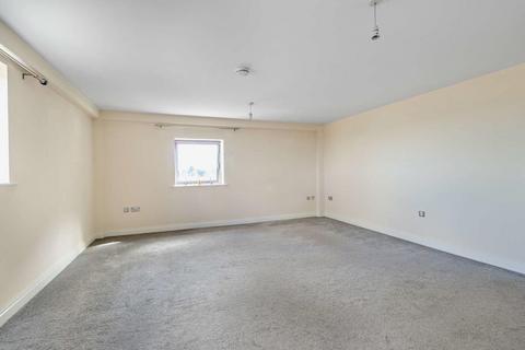 2 bedroom flat to rent, Kentmere Drive, Lakeside DN4