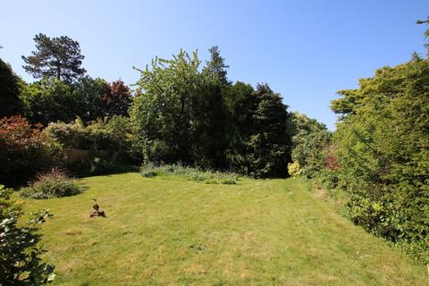 49 Badingham Drive, Fetcham, Leatherhead, KT22 9HA
