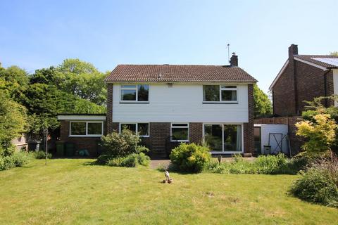 49 Badingham Drive, Fetcham, Leatherhead, KT22 9HA
