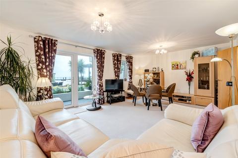 2 bedroom flat for sale, The Waterfront, Goring-by-Sea, Worthing, West Sussex, BN12