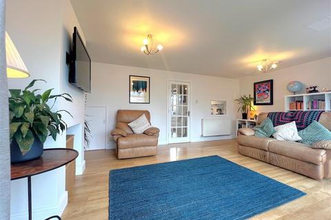 14 Arundel Close, Warwick, CV34 5HZ