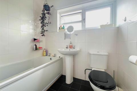 14 Arundel Close, Warwick, CV34 5HZ