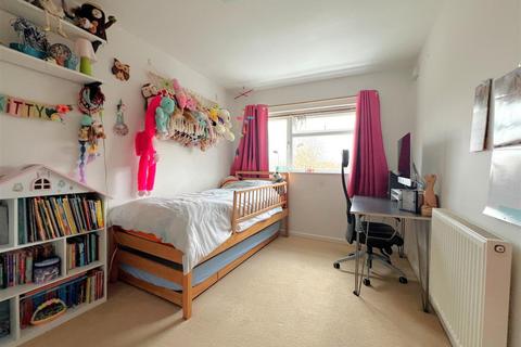14 Arundel Close, Warwick, CV34 5HZ