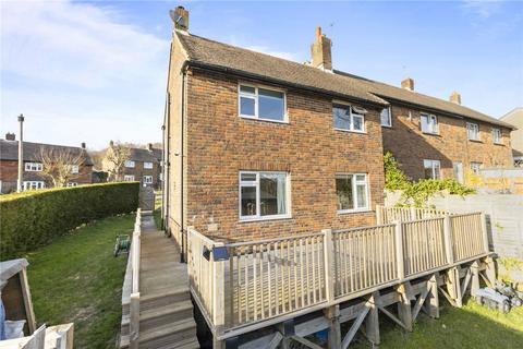 10 Forest Rise, Crowborough, TN6 2ES