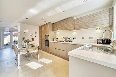 8b Lady Nancy Crescent, Blantyre, Glasgow, G72 9BF