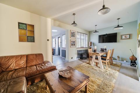 Molbay Hill Road, Grayshott, Hindhead, GU26 6HL