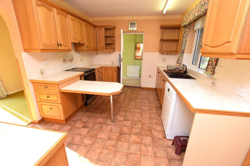 Breakfast/kitchen