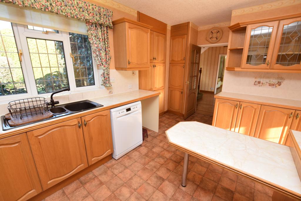 Breakfast/kitchen