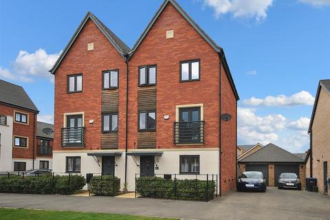 3 bedroom semi-detached house for sale, West Street, Upton, Northampton