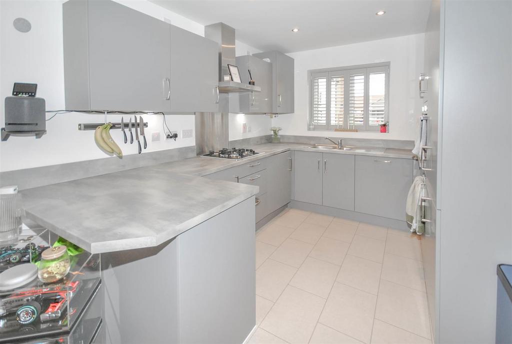 Kitchen/dining/family room