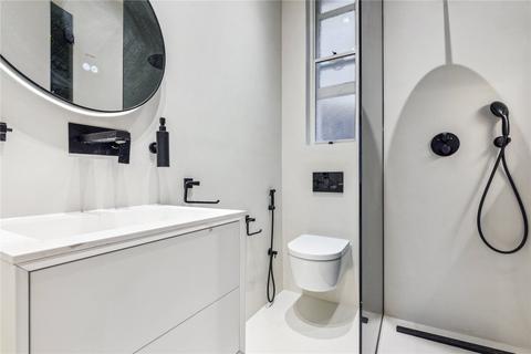 4 bedroom flat to rent, Kensington, London, W8