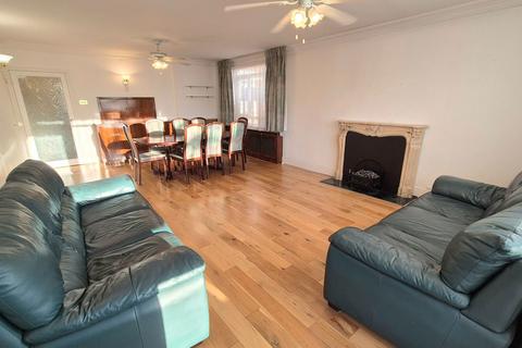 2 bedroom flat to rent, Regents Park Road, London N3