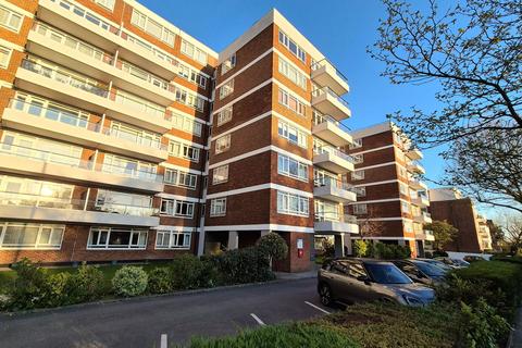 2 bedroom flat to rent, Regents Park Road, London N3