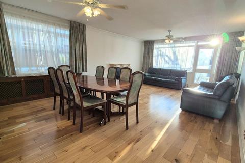 2 bedroom flat to rent, Regents Park Road, London N3
