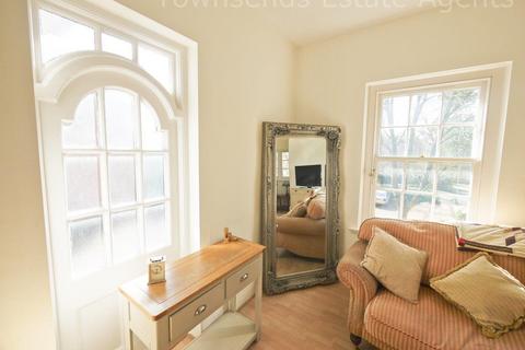 Flat 3, 17 Frithwood Avenue, Northwood, HA6 3LY