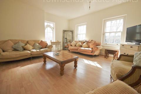 Flat 3, 17 Frithwood Avenue, Northwood, HA6 3LY