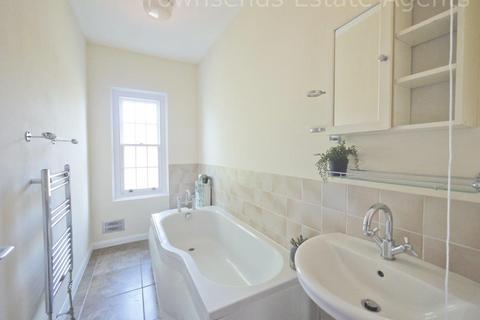 Flat 3, 17 Frithwood Avenue, Northwood, HA6 3LY