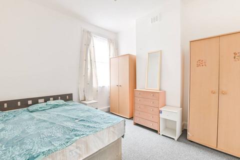 2 bedroom flat to rent, Maybury Gardens, Willesden, London, NW10