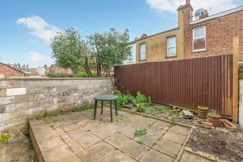 2 bedroom flat to rent, Maybury Gardens, Willesden, London, NW10