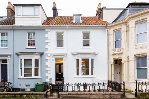 5 bedroom house for sale, 3 Imperial Villas, St Saviours Road, St Saviour