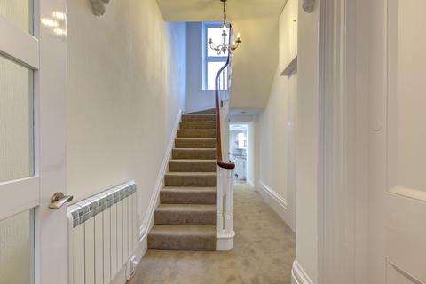 5 bedroom house for sale, 3 Imperial Villas, St Saviours Road, St Saviour