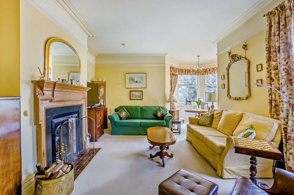 Bedroom/Sitting Room