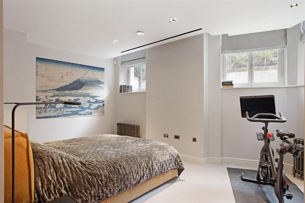 69034 Flat 3, 27-28 Kensington Court London  (19).