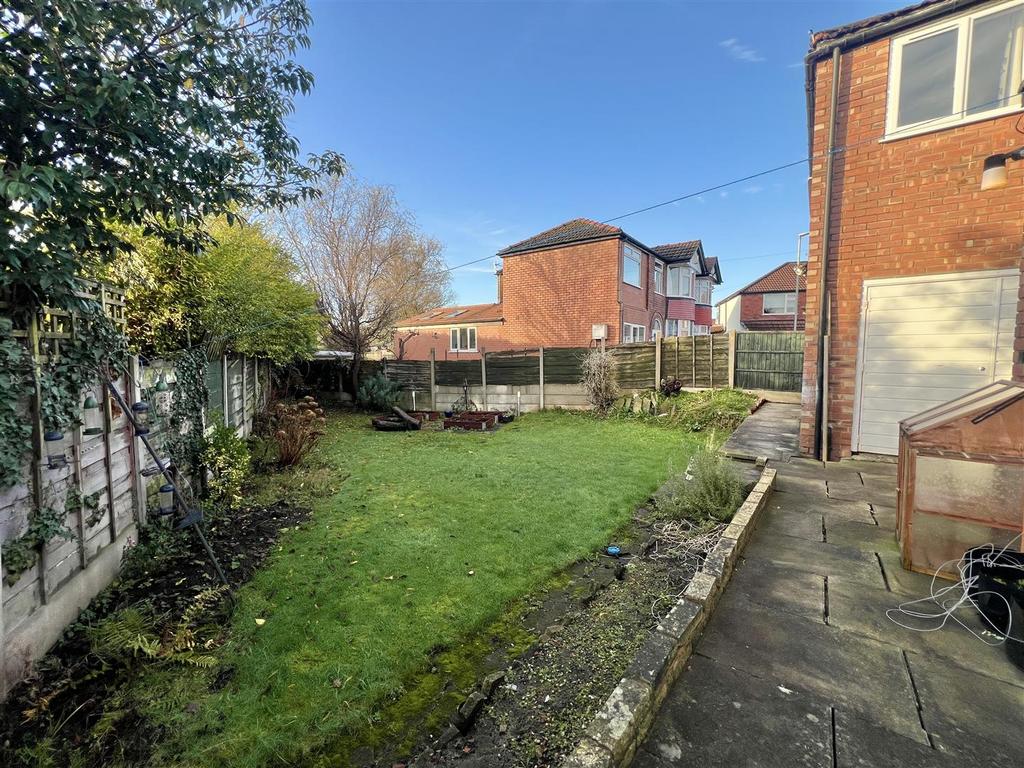 Garden to Side