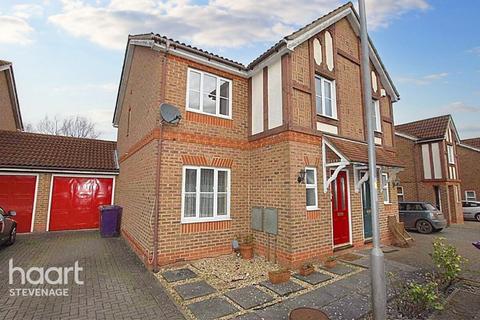 Serpentine Close, Stevenage
